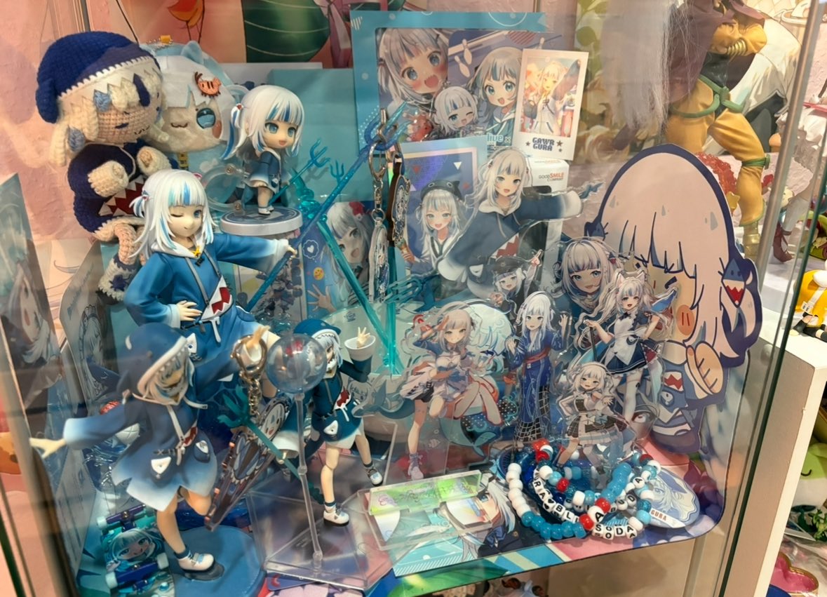 VanityUwU's tweet image. (New Pinned!)

HEEELLOOO!!!! ♡
I’m Vanity!!!! and I LOVVVEEEEEE HOLOLIVE/STARS!!!! RRRAAAUGGHHHHH

I’m an emo cosplayer who owns a Fuwamoco itasha!!! I’m also super interested in art and collecting figures!!⋆˙⟡

Also if it’s not obvious enough my kamioshi is Goldbullet!! 🦅