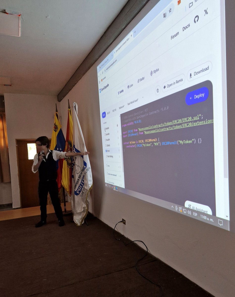 👨‍💻 Miguel Rodríguez (<a href="/Echizen5135/">Echizen</a>) dirigió un workshop para explicar un contrato inteligente y la creación de una criptomoneda.