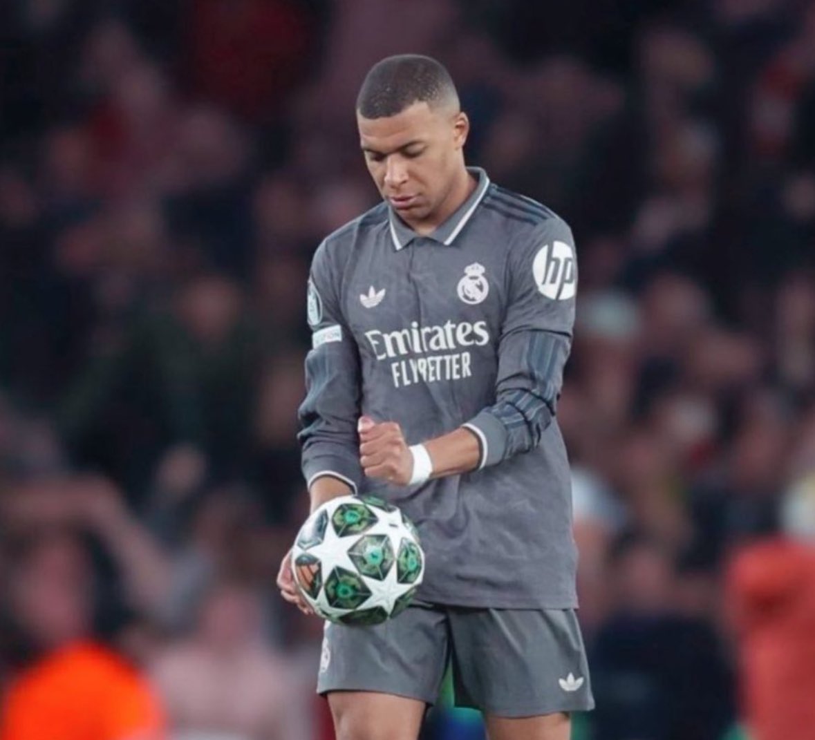 FabrizioRomano's tweet photo. 🚨 Kylian Mbappé: “The comeback is possible, of course. We have to believe until the end”. https://t.co/AMECEDwHQu