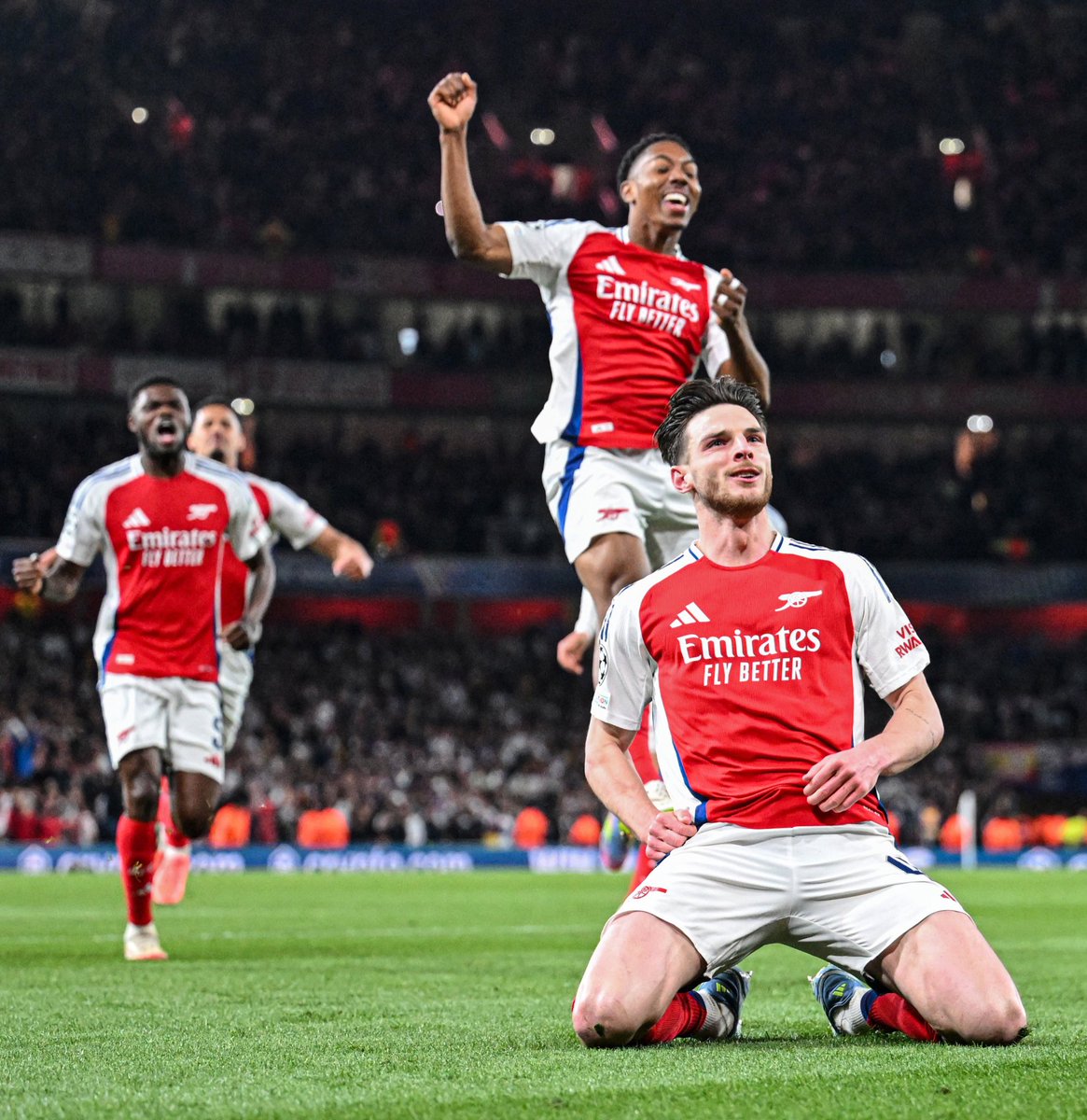 VaderTheGoodGuy's tweet photo. Arsenal cooked Madrid.
Barça walked so Arsenal could run. 😂 https://t.co/xO4PHWyBsO