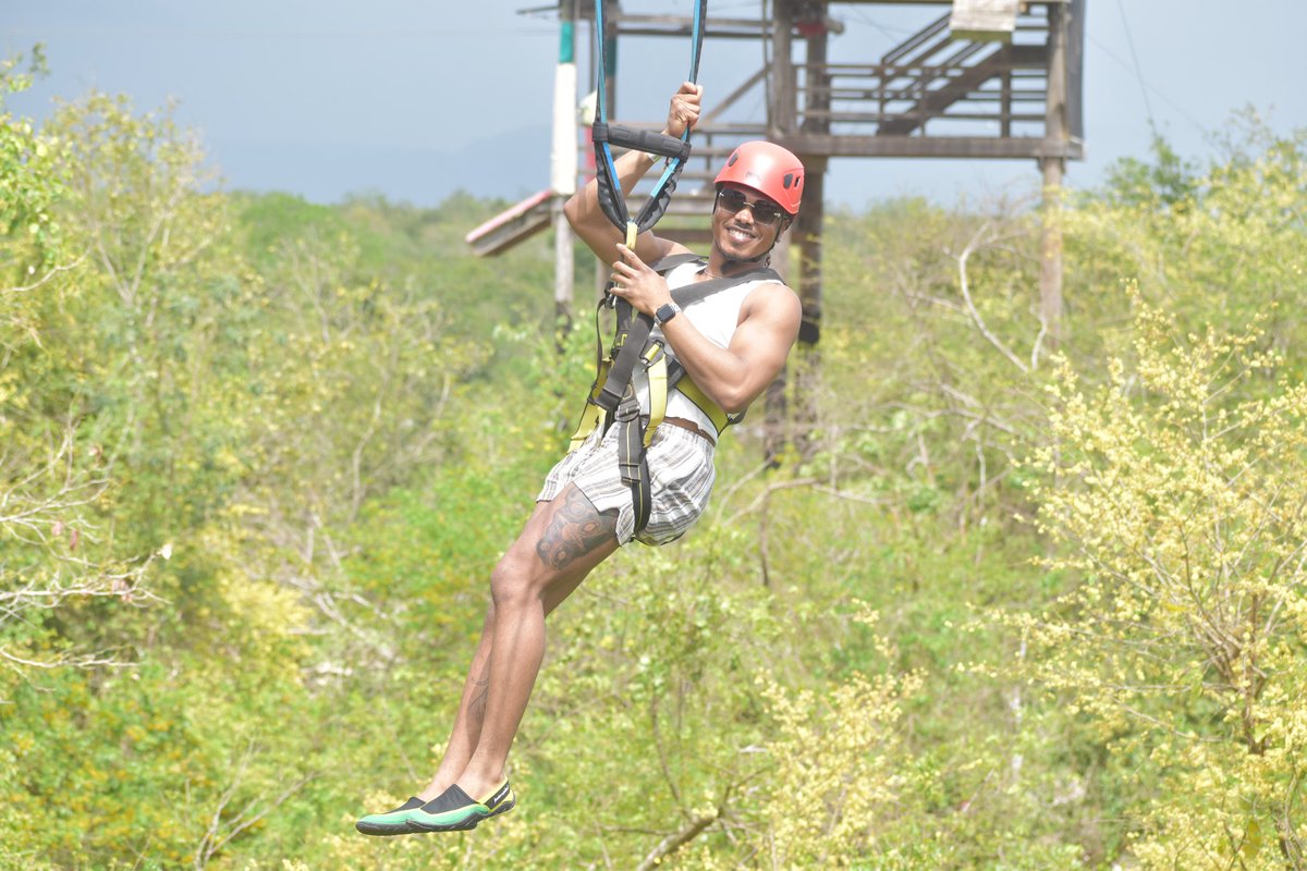 JFWidentical's tweet photo. Jamaican adventures https://t.co/Djz5uhTUvc