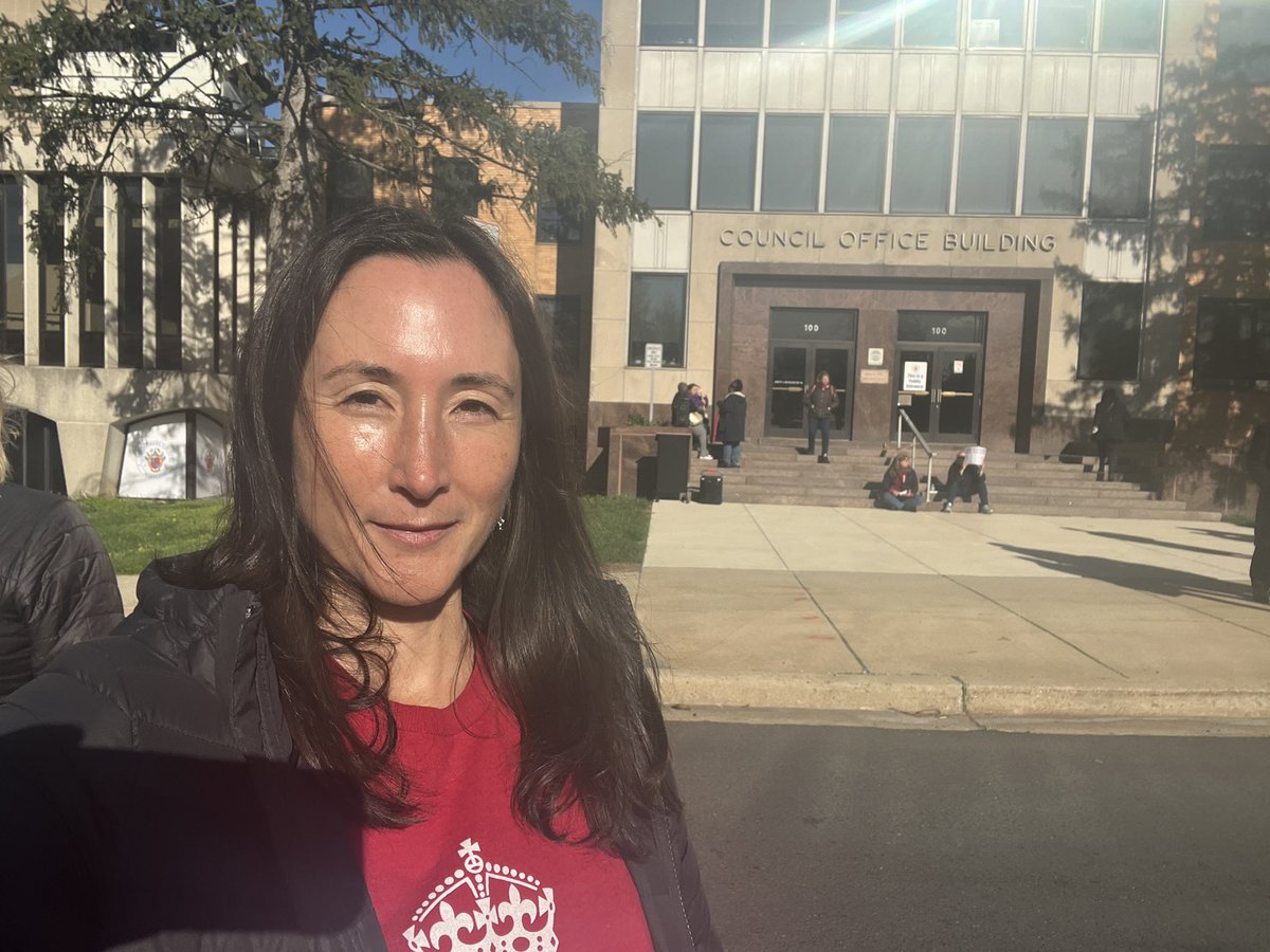 jacquelinePPW's tweet photo. Cold, windy, and ready! #FundOurSchools @MCPPWA @MCPS @mceanea @MoCoCouncilMD https://t.co/ciLt9EtSkv