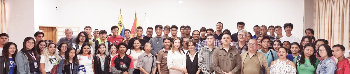 Agradecemos a los ponentes por compartir su conocimiento y experiencia, y a todos los participantes por su entusiasmo y compromiso

Los asistentes aprovecharon cada momento para intercambiar ideas y establecer colaboraciones