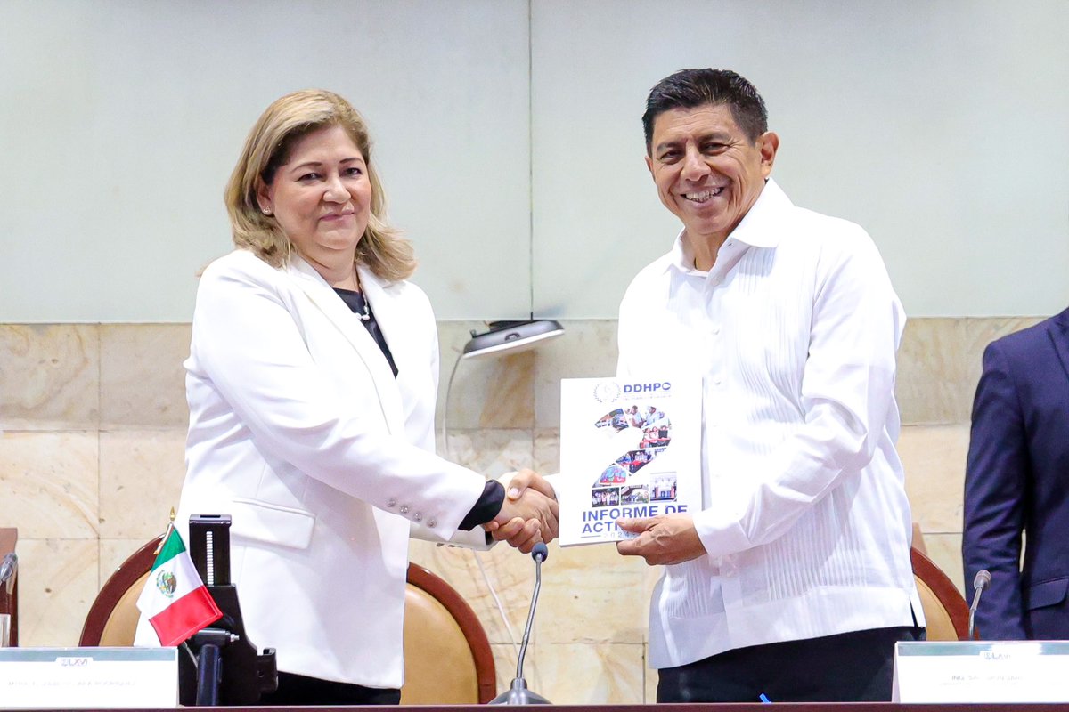 salomonj's tweet photo. Asistimos al Segundo Informe de Actividades de la titular de la Defensoría de los Derechos Humanos del Pueblo de Oaxaca (@DDHPO), Elizabeth Lara Rodríguez, donde rindió cuentas sobre las acciones que se han llevado a cabo en el periodo 2024-2025.

Agradezco la invitación a este acto, que refleja el compromiso con la defensa y promoción de los derechos humanos y con la protección de quienes más lo necesitan.