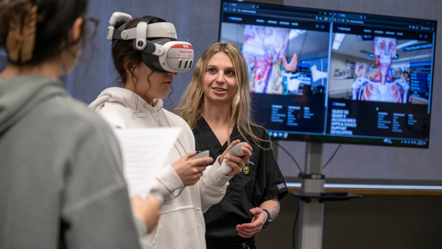 Ohio State PhD student and Anatomy graduate teaching associate Jenna Kuzcek developed an award-winning application of the EdTech Incubator's anatomy VR tech for classroom learning. Read more at go.osu.edu/ETI-News_Kuczek

#OSUHSL #ETI #MedLibs #Tech #VR #Anatomy #OSUCOM #OSUWexMed