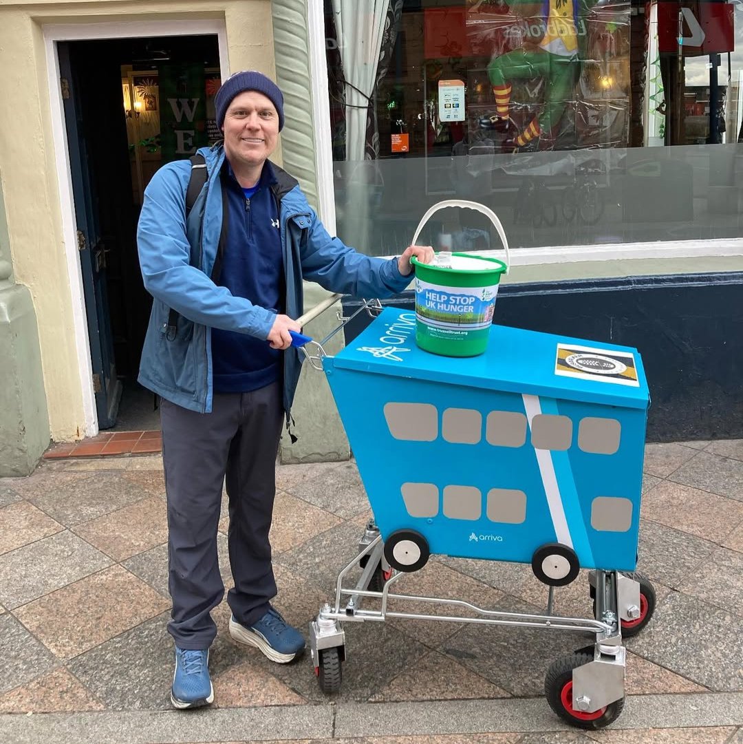 TheBuswalker's tweet image. Happy Buswalker! Meet the angry Buswalker. #buswalker #bus #food #foodbanks