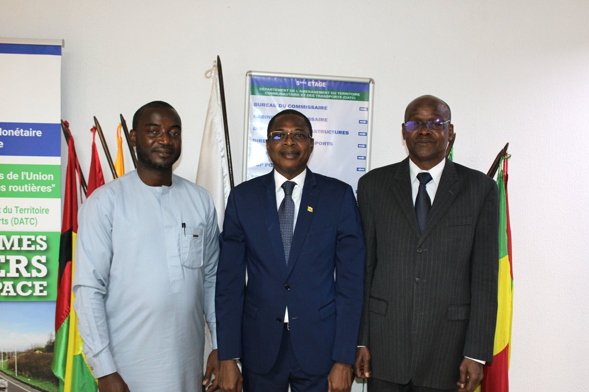 UEMOA_Officiel's tweet photo. Le Commissaire #JonasGBIAN a reçu le Directeur Général de l'Agence Monétaire de l'Afrique de l'Ouest, #BoimaKAMARA, ce 08 avril 2025 à Ouagadougou. Les échanges ont porté sur le renforcement des relations entre l'#AMAO et @UEMOA_Officiel
https://t.co/X3ItcINOwM https://t.co/3USZxQTbeI
