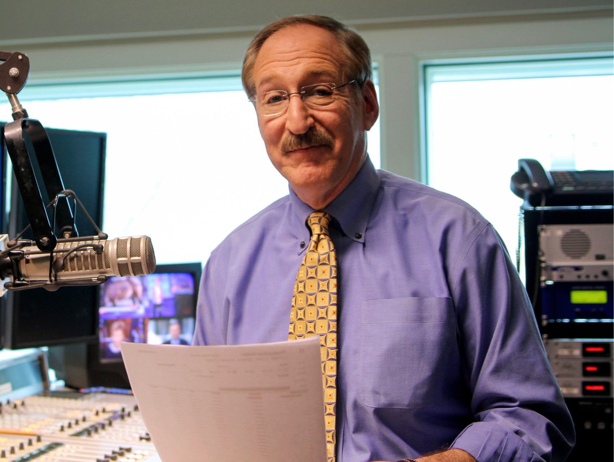 CheckbookOrg's tweet image. Checkbook's @MyConsumerpedia podcast host, Herb Weisbaum @TheConsumerman, talked to John Landecker of @WGNRadio about the latest scams you should be aware of and getting rid of pests.

🔗 Listen to the segment here: hubs.li/Q03gqbRt0

#scams #phishing #pests #chicago