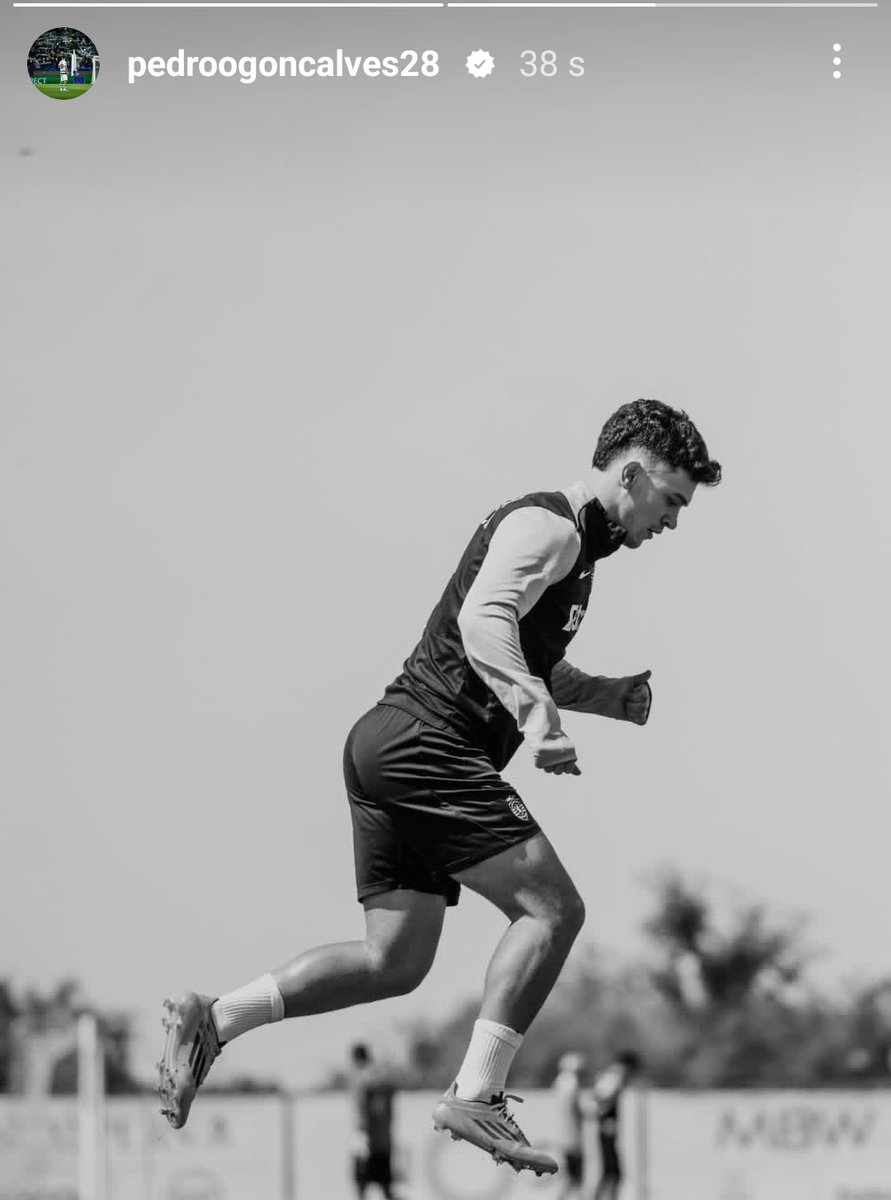 racadeleao_'s tweet photo. Guess who is back https://t.co/ekh1QcCOrx