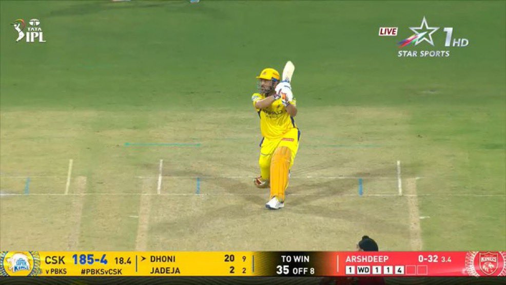 ObsessionSnap's tweet photo. Inspite of knowing his own weaknesses coz ofcourse he’s 43, came out at 5 amidst this disabled batting line up, showed intent. MS Dhoni idk how do i ever thank you for just making me believe never to give up. This is the YOU i chose 2 decades back! https://t.co/ivsxgauPoM