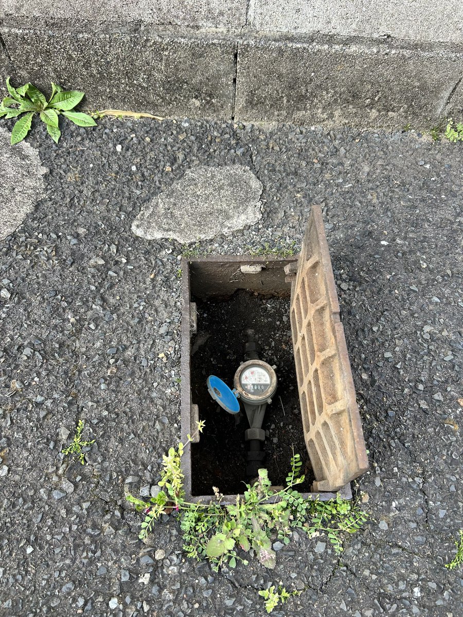 inouesingo's tweet photo. 水道管がおそらく狭くなり、出が悪いと相談があり、現地へ https://t.co/KFJ3iuipx2