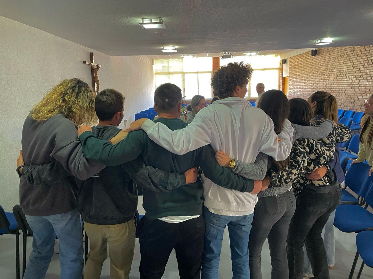 acitjoven's tweet photo. El fin de semana del 29 al 30 de marzo hubo un encuentro de la zona Levante con los jóvenes de Alicante y Valencia 💚😊

Fue una gran experiencia en la que vivieron y compartieron buenos momentos y emociones ✨💪🏼

¡Deseando que haya más en el futuro! 🙃 🔜 https://t.co/W414w14aLM