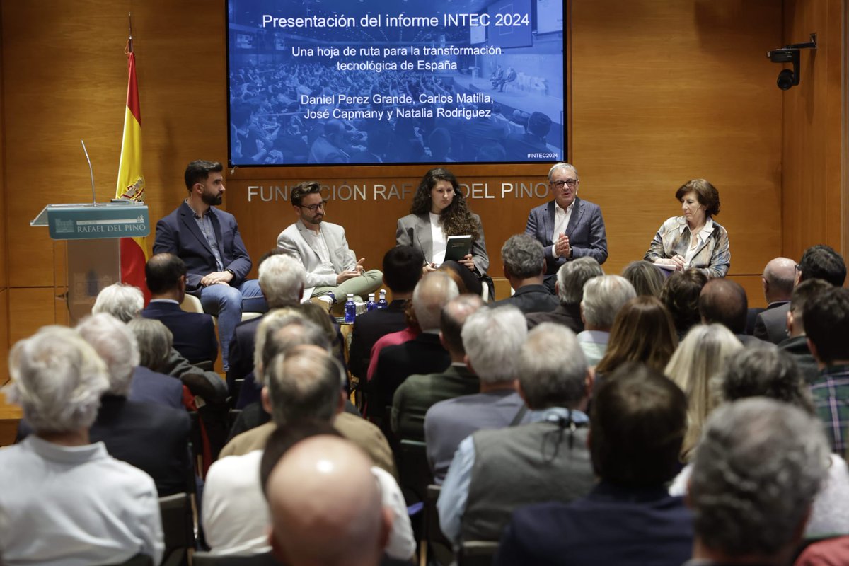 Fundación Rafael del Pino (@frdelpino) on Twitter photo Mesa redonda:
«Una hoja de ruta para la transformación tecnológica de España»
Participan:
Helena Herrero (<a href="/HP/">HP</a>)
Daniel Pérez (<a href="/ienaispace/">IENAI SPACE</a>)
<a href="/MatillaCarlos/">Carlos Matilla</a> (<a href="/FUVEX/">FuVeX</a> )
José Capmany (<a href="/iPronics/">iPRONICS</a>)
Natalia Rodríguez (Premio Nacional de Innovación 2023)
#INTEC2024 Mesa redonda:
«Una hoja de ruta para la transformación tecnológica de España»
Participan:
Helena Herrero (<a href="/HP/">HP</a>)
Daniel Pérez (<a href="/ienaispace/">IENAI SPACE</a>)
<a href="/MatillaCarlos/">Carlos Matilla</a> (<a href="/FUVEX/">FuVeX</a> )
José Capmany (<a href="/iPronics/">iPRONICS</a>)
Natalia Rodríguez (Premio Nacional de Innovación 2023)
#INTEC2024