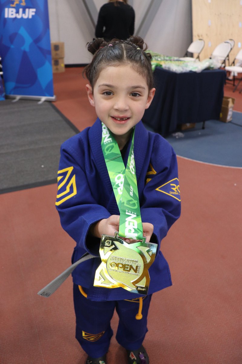 Javalazza's tweet photo. Kiddo killed it at her comp in Chicago - Turned into a great family getaway https://t.co/rl3JH1EmBh