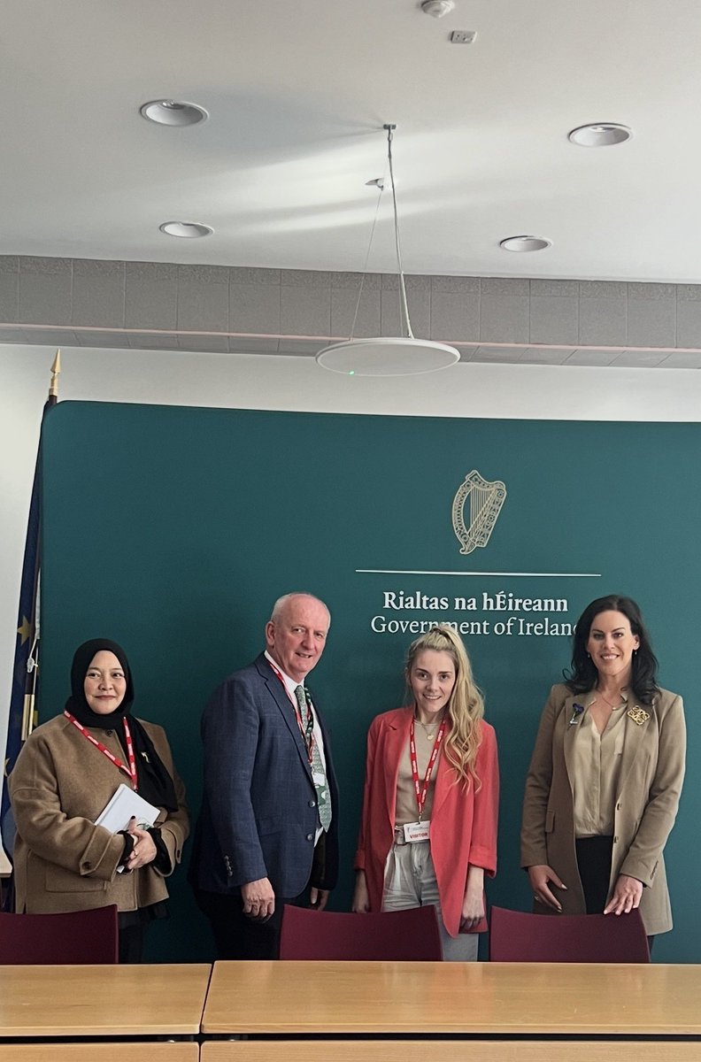 Amanda Lynch 🇵🇸🍉🇵🇸 tweet media