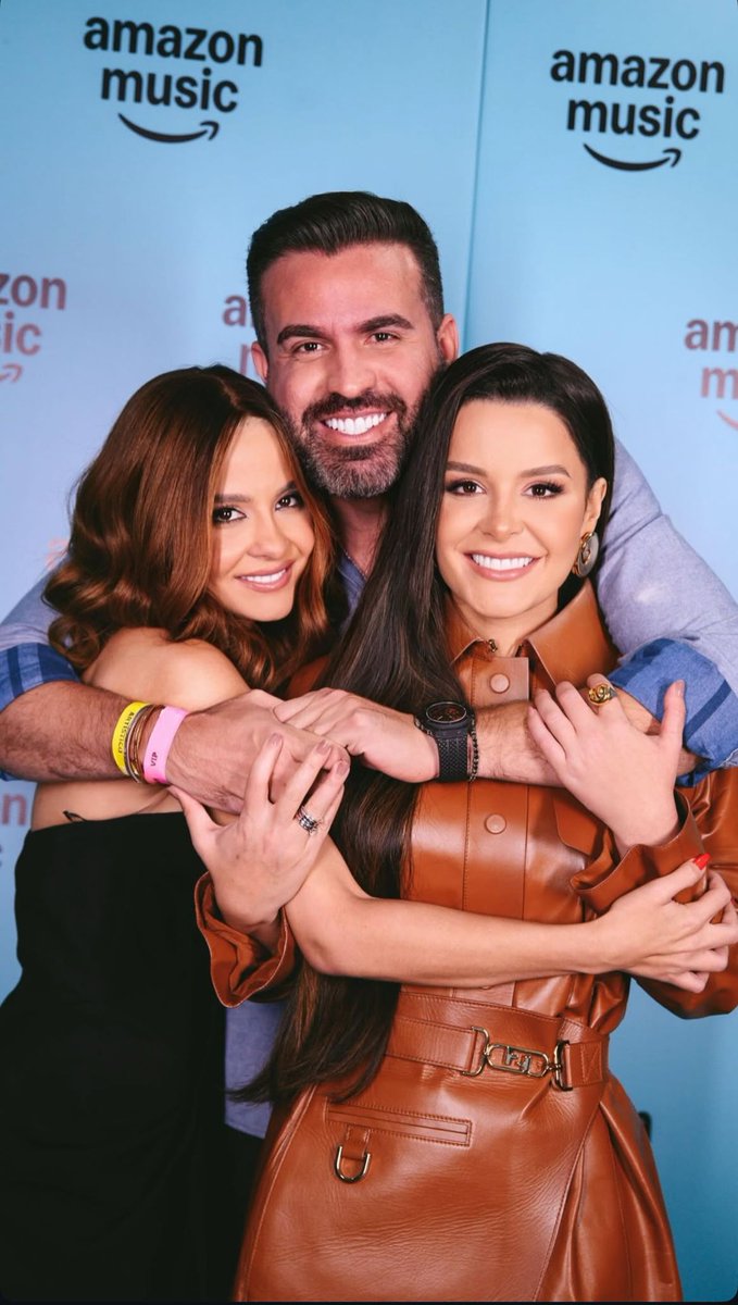 Lovessmem's tweet photo. AI MEU DEUSSSSS EU AMO TANTO ESSES AQUI🥹🥹🤍 https://t.co/FgD8UQQKmX