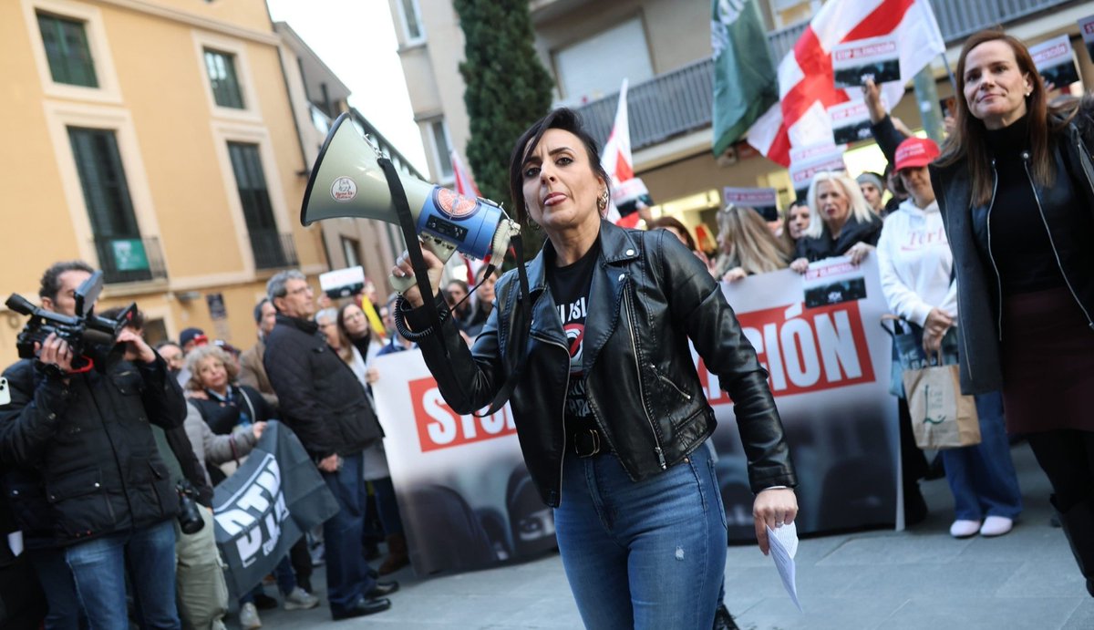 VOXpEspana's tweet photo. ‼️ URGENTE

VOX convoca una manifestación MASIVA contra la islamización en Terrassa para este jueves 10 abril.

¡Difundamos masivamente! 🔄🇪🇸 https://t.co/vXLfGZZeoK