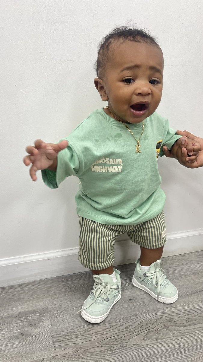 SxHxAxS's tweet photo. Love being a Boy Mom 💙🩵🦕 https://t.co/Y341cQXMyj
