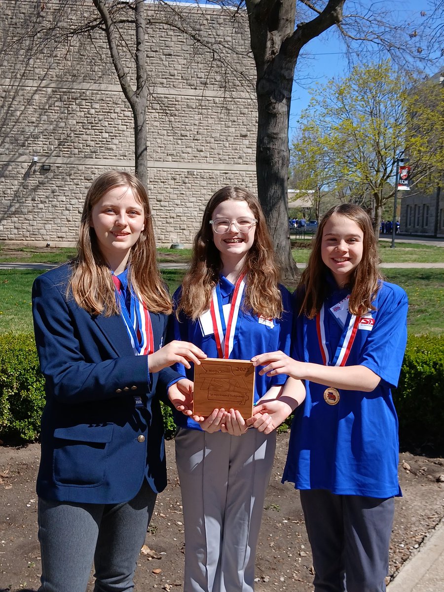 TroyRobots's tweet photo. 1st place Systems Control technology to the girl powered team! https://t.co/JA6QoULUZ1