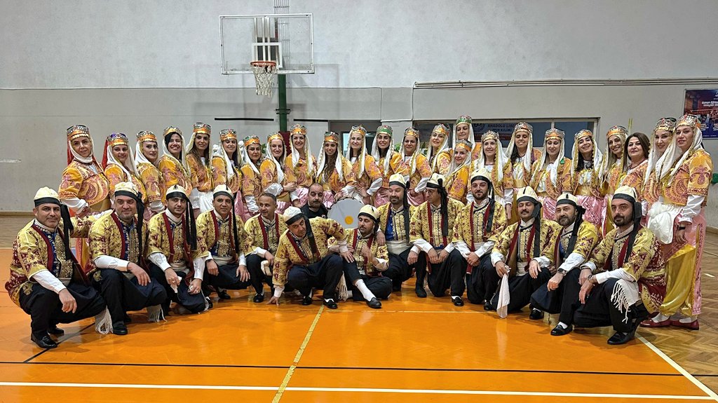 ilknrm's tweet photo. 📍Kültür Yolu Festivali/ Adana Portakal Çiçeği Karnavalı
📍Adana Öğretmenler Halk Dansları Topluluğu Gösterisi
📍 9 Nisan Çarşamba saat 21.00'da Atatürk Parkı gosteri alanında ✔️😍
#gösteri #provalar
#portakalciceğifestivali
#adanaögretmenlerdanstopluluğu
#Adanaekibi https://t.co/UFboVQRIvs