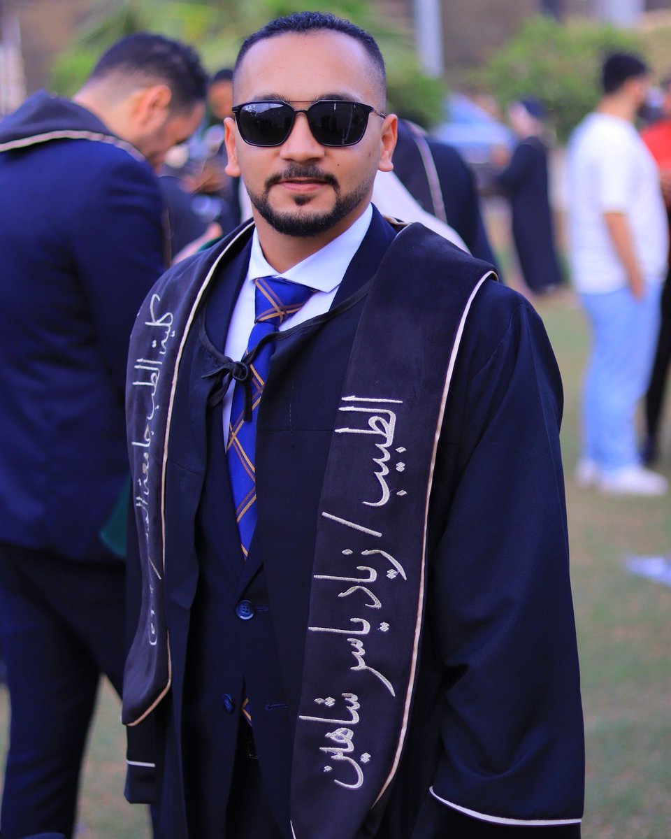 Doc____zezo's tweet photo. الحمدلله
Every end is a new beginning ❤️🫀🎓
#Graduation56 https://t.co/dHPKS120nZ