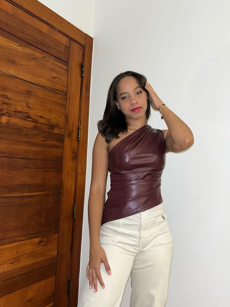 terrerod11's tweet photo. Ésta es la ropa que llevaba puesta mi prima "LÍA MARY GÓMEZ ROSALIO" cualquier información será de mucha ayuda.
@Aescano
@kpininimemes https://t.co/k5C7SXMUbJ