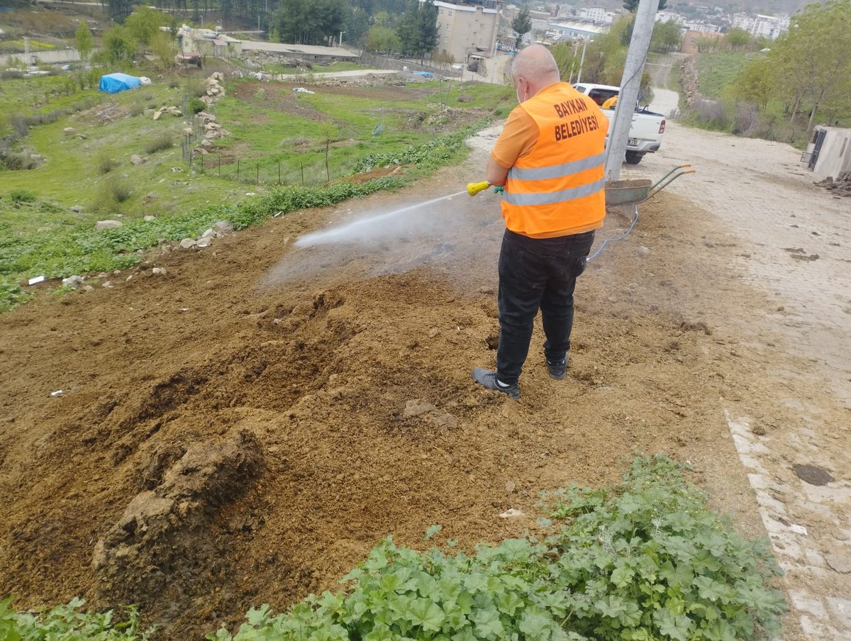 baykanbld's tweet photo. Bahar aylarının gelişiyle birlikte böcek,sinek ve haşerelere karşı ekiplerimiz tarafından temizlik çalışmalarına başlandı.

Hemşehrilerimizin rahatı ve huzuru için çalışmalarımıza devam ediyoruz. https://t.co/oTIKMm837A