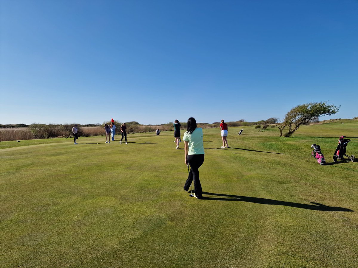 What a fantastic day for my Teen Girls Taster Session at <a href="/BurnhamBerrow/">Burnham & Berrow</a> ⛳️ 

The sun was shining, the atmosphere was buzzing &amp; it was so lovely to see some of our existing girls come down to support new faces 💕

So proud to see this community of young golfers growing stronger 💪