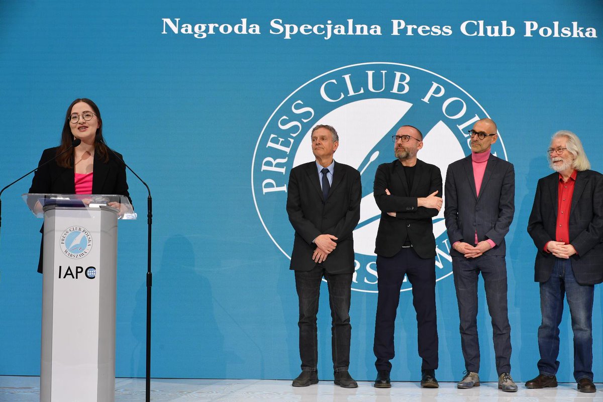 Press Club Polska (@pressclubpolska) on Twitter photo #NagrodaSpecjalnaPressClubu przyznano redakcji „Tygodnika Powszechnego” <a href="/tygodnik/">Tygodnik Powszechny</a> w osiemdziesiątą rocznicę wydania pierwszego numeru. Życzymy kolejnych lat owocnej działalności! #NagrodaSpecjalnaPressClubu przyznano redakcji „Tygodnika Powszechnego” <a href="/tygodnik/">Tygodnik Powszechny</a> w osiemdziesiątą rocznicę wydania pierwszego numeru. Życzymy kolejnych lat owocnej działalności!
