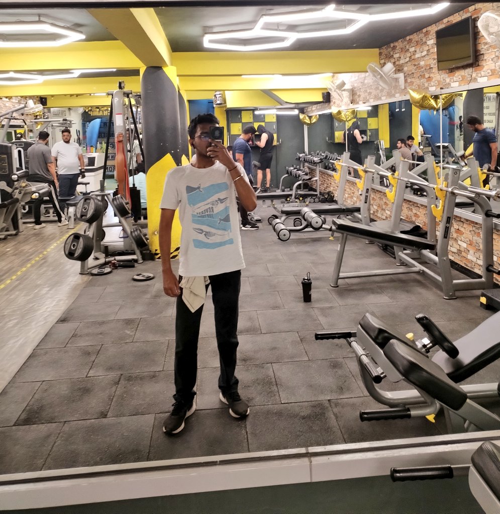 kaustavxg's tweet image. Day 6 of #50daysofcode 🔥
✔️ @kirat_tw video
✔️ Got more deeper into Async JS(event loop, setTimeout) solving more basic ques to build base.
✔️ Studied for clg internal & end sem
✔️ Gym (Back+Bicep)
Aj ke liye bas itna hi, time to do it again tomorrow!🚀
#coding #webdevelopment