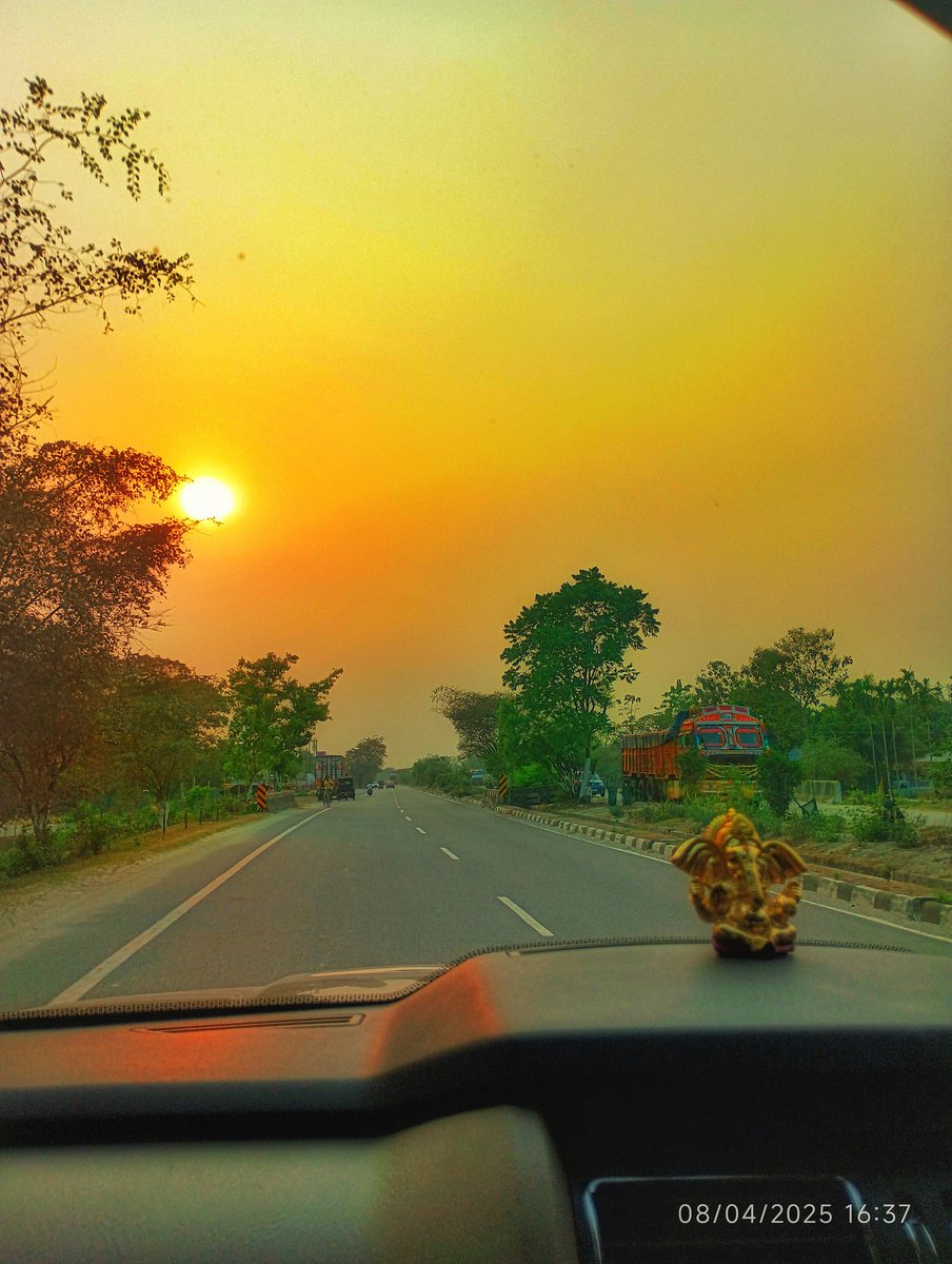 Tridib05_nature's tweet photo. #NatureLovers #instasunset #naturephotography https://t.co/Ek4Sb8U0lV