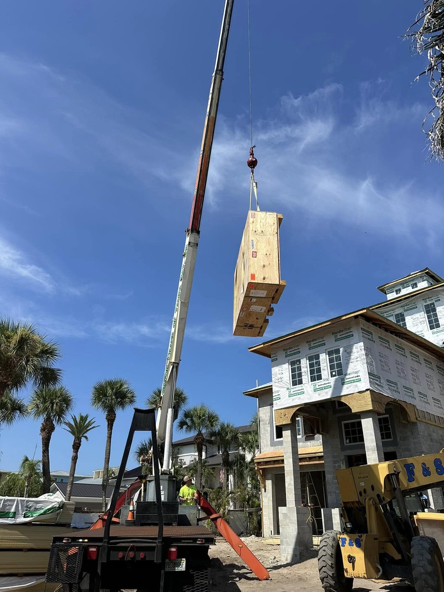 ALocksmithSWFL's tweet image. Huge shoutout to our delivery &amp;amp; installation team! 👏 They handled a delicate move like champs. Thinking about ultimate home security? Brown Vault Doors, trusted by embassies &amp;amp; military, are available for homeowners. Let's discuss your vault! #NaplesFL #VaultRoom #SafeInstall