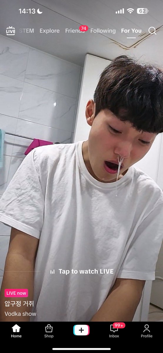 juhaknyeoning's tweet photo. is he okay https://t.co/r7Pcf2XjSg