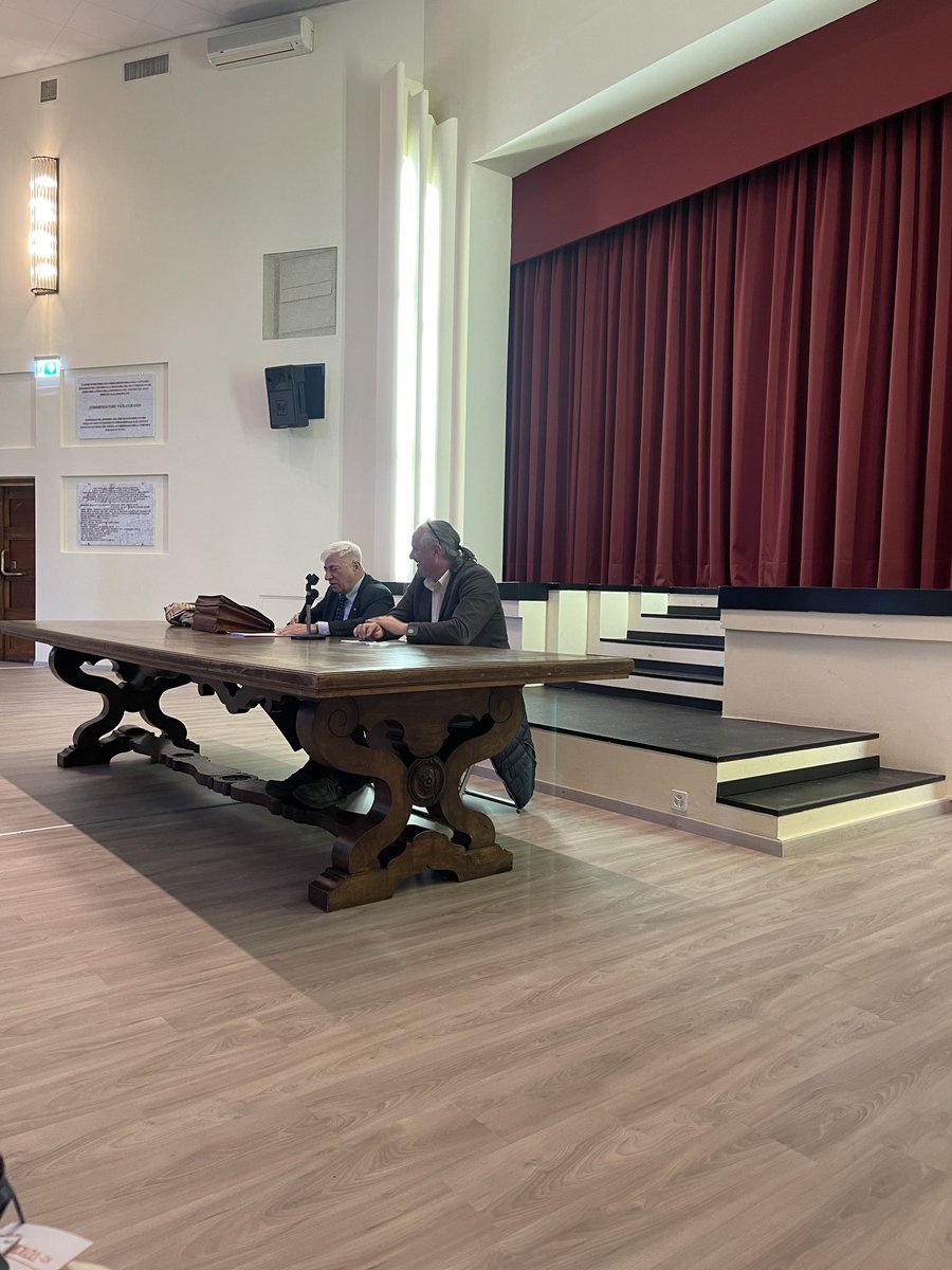 colomboclerici's tweet photo. Delegazione #Confedilizia in #Svizzera #CantonTicino - Presentazione presso il #ConsolatodItalia #SalaCattaneo a #Lugano - #Assoedilizia informa https://t.co/boIiUHdPlS