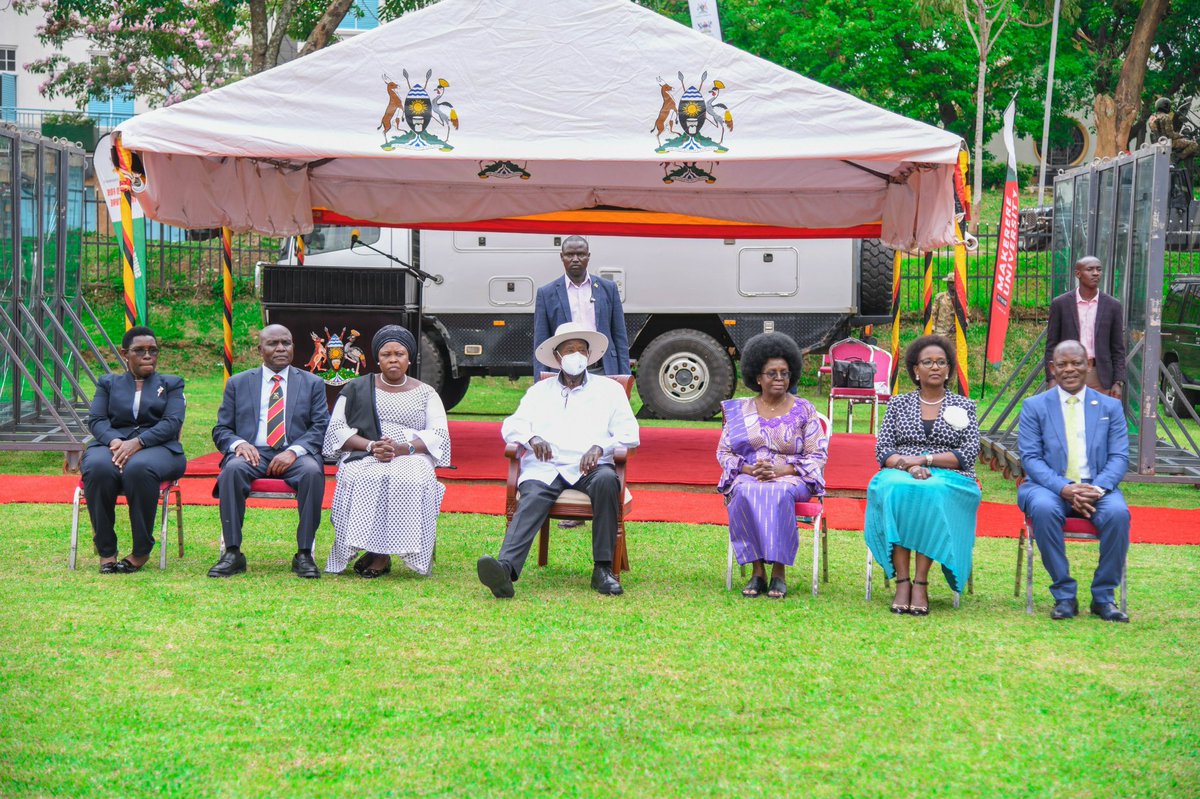 His Excellency President <a href="/KagutaMuseveni/">Yoweri K Museveni</a> today launched the Makerere Research and Innovation Week that will run until 10th April. Thank you, Your Excellency for the encouragement you gave to our researchers and innovators.