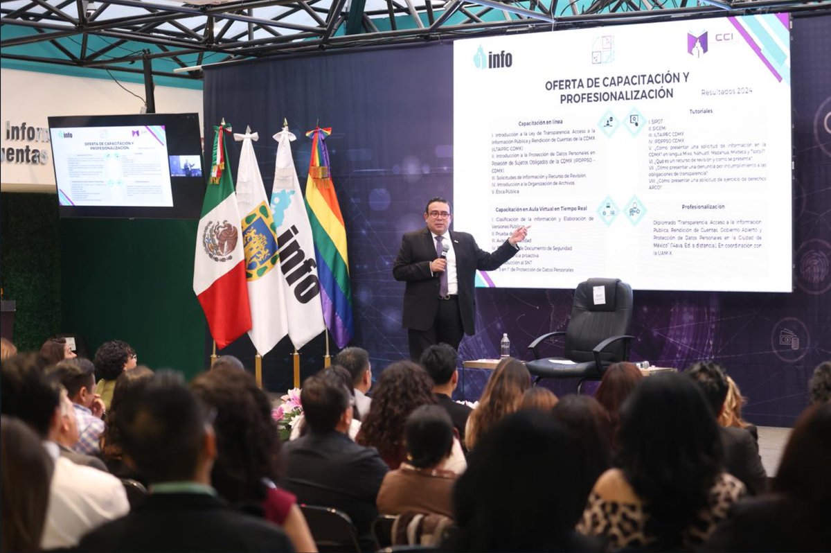 InfoCdMex's tweet photo. @JulioCBonillaG @lauraenriquezr El director del Centro de Capacitación e Investigación de nuestro Instituto, @HectorMayaI, durante su informe, explicó a las personas integrantes de #RETAIP que 2024 se cerró con 103 acciones de capacitación. https://t.co/l7WPgmULdF