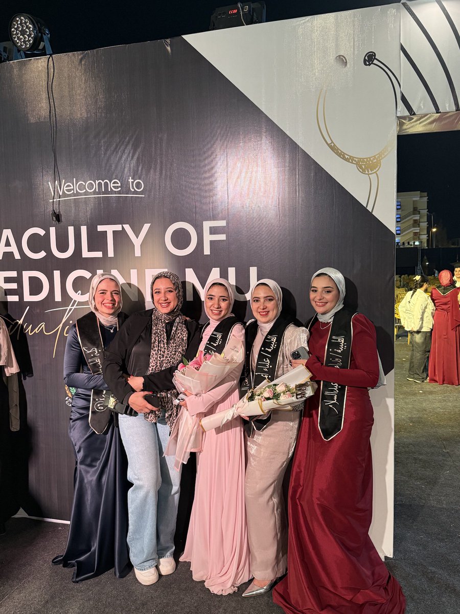 aliaaaiman's tweet photo. Here’s to the ones that we got ♥️
#Graduation56 https://t.co/MsgVzD1NMB