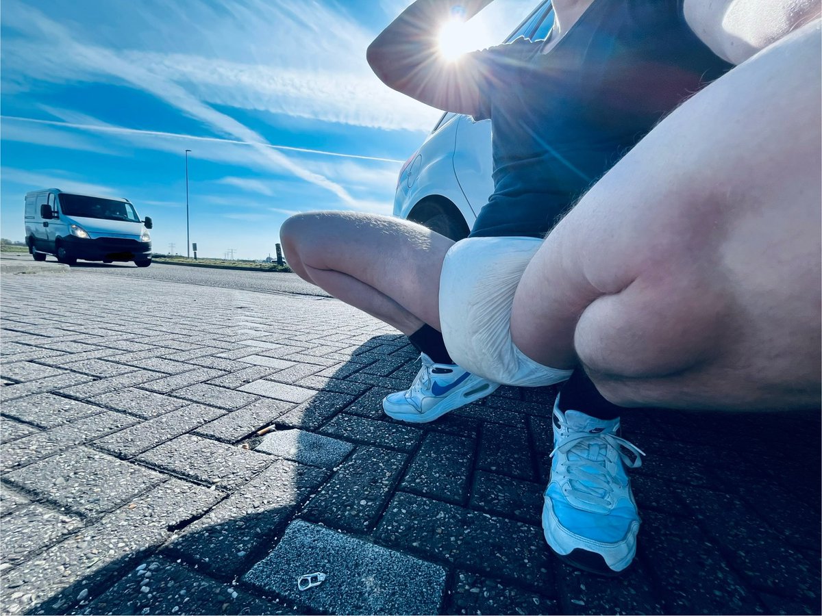 AphexNL's tweet photo. When it’s time for a diaper check, it’s time for a diaper check, no matter where or who’s around 👌 https://t.co/5zVY0teJJT