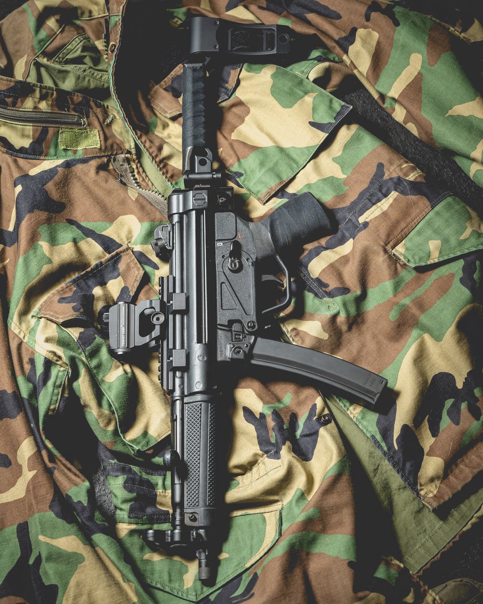 Damage_Photos's tweet photo. @CenturyArms #AP5
@JMacCustoms and @DoubleStarCorp making up the brace.
#mp5 #woodlandcamo https://t.co/Oa79QYiJ5g