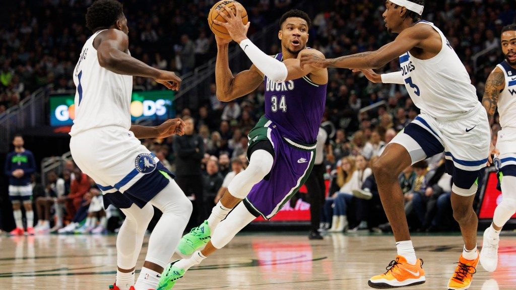 SportsBookWire's tweet photo. Minnesota Timberwolves at Milwaukee Bucks odds, picks and predictions https://t.co/wsXTIAi34v https://t.co/MRJkrI9VkJ