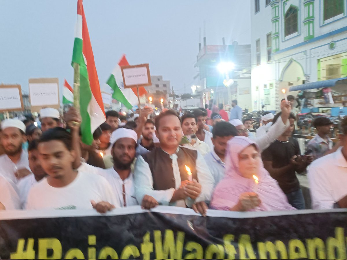 faisaljawed2's tweet photo. अररिया में वक़्फ़ संशोधन अधिनियम के विरोध में निकले कैंडल मार्च में का सफलतापूर्वक संपन्न हुआ., काला कानून वापस लेने तक आंदोलन जारी रहेगा. https://t.co/FibrQkFmRS