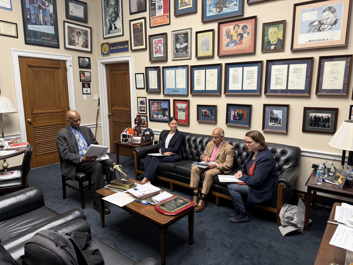 American College of Surgeons (@amcollsurgeons) on Twitter photo We had to swing by the home state. Thank you to <a href="/RepDannyDavis/">Rep. Danny K. Davis</a>’s office for taking the time to meet with us today! #ACSLAS25 <a href="/mcwhmd/">Marion Henry 🟧</a> We had to swing by the home state. Thank you to <a href="/RepDannyDavis/">Rep. Danny K. Davis</a>’s office for taking the time to meet with us today! #ACSLAS25 <a href="/mcwhmd/">Marion Henry 🟧</a>