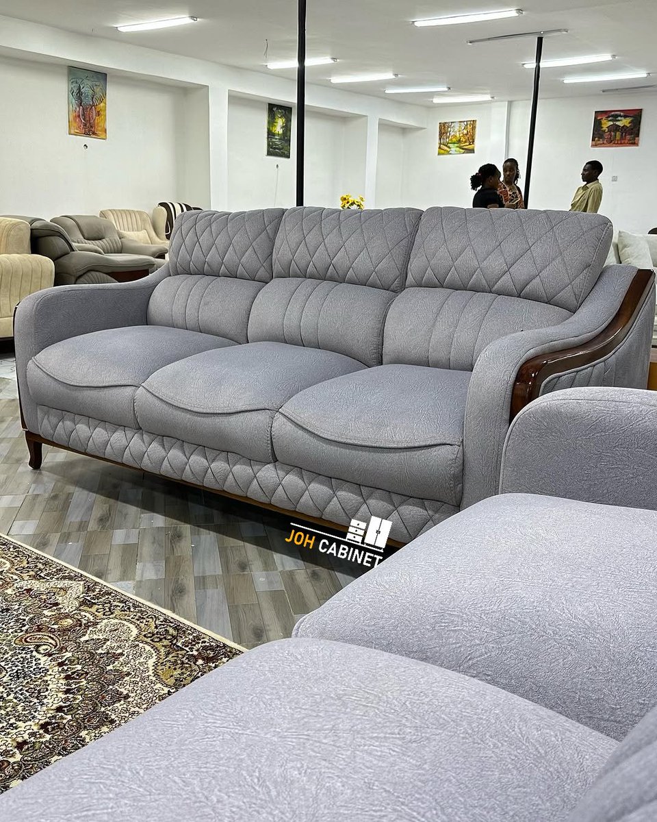 Joh_cabinet's tweet photo. Kuna wale wanataka sofa ifanane na dining table this one you derserv
Sofa set with Heavy dens material  7 carrying capacity 3,000,000

Dinint table 2,800,000

Kindly ☎️: 0710444391
Located at Chang'ombe-Temeke https://t.co/E8LVAP3r0U
