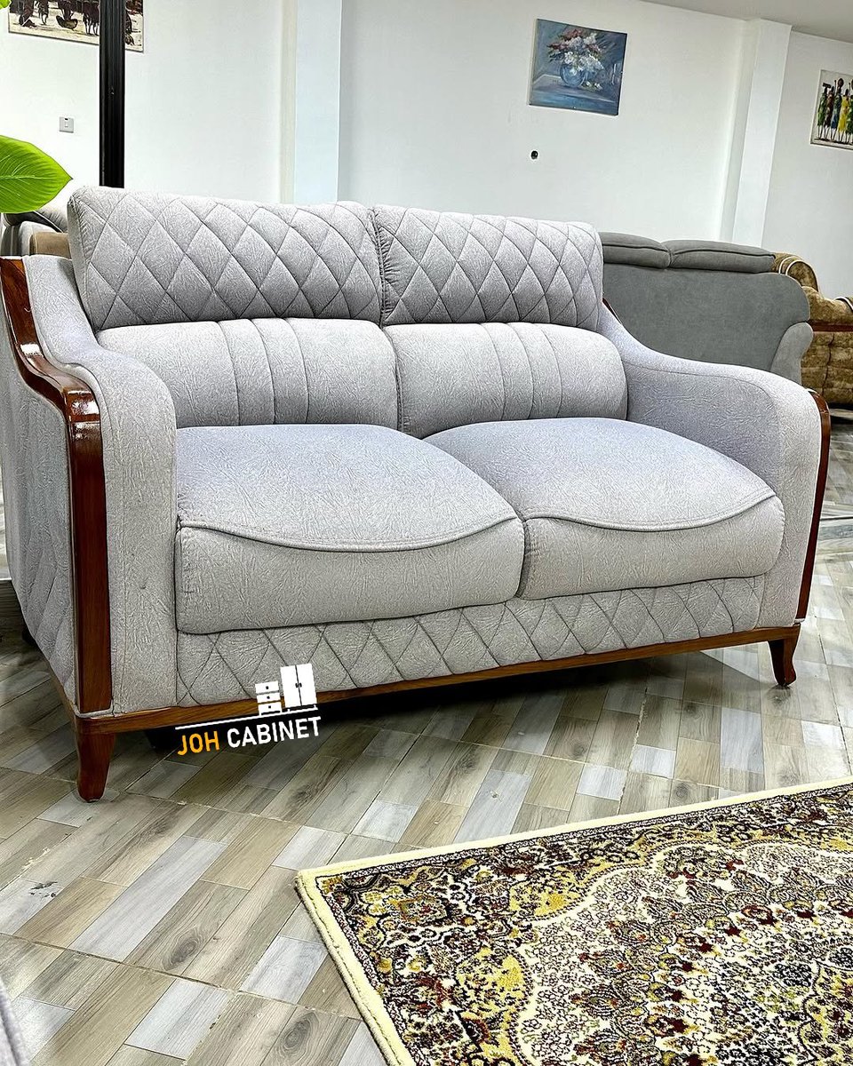 Joh_cabinet's tweet photo. Kuna wale wanataka sofa ifanane na dining table this one you derserv
Sofa set with Heavy dens material  7 carrying capacity 3,000,000

Dinint table 2,800,000

Kindly ☎️: 0710444391
Located at Chang'ombe-Temeke https://t.co/E8LVAP3r0U