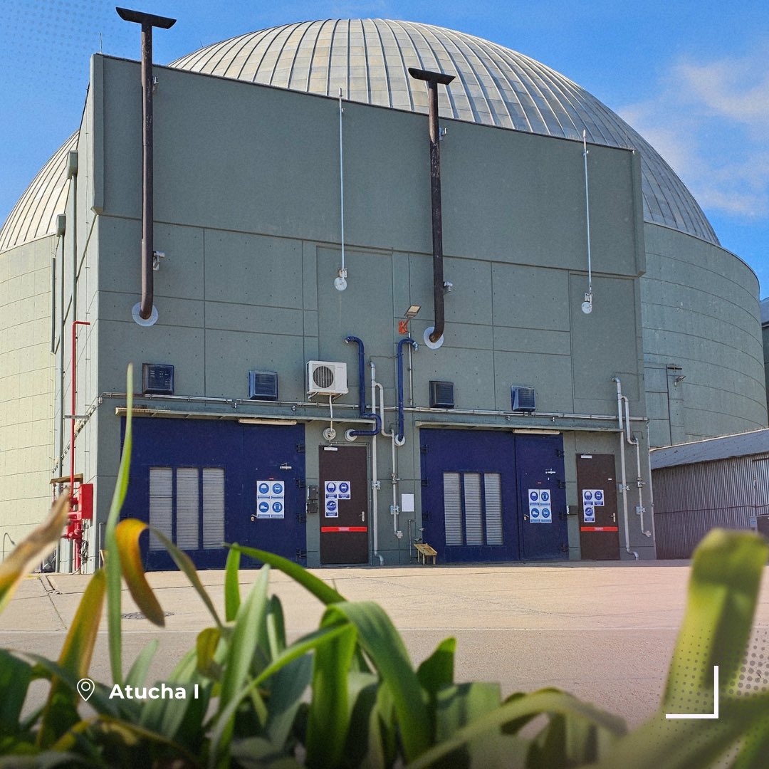 Nucleoelectrica's tweet photo. Desde la puesta en marcha de Atucha I en 1974, la energía nuclear ha sido clave en el desarrollo del país. Con la incorporación de Atucha II y Embalse, consolidamos una trayectoria de más de medio siglo generando energía segura y confiable.

La energía nuclear potencia el futuro del país.