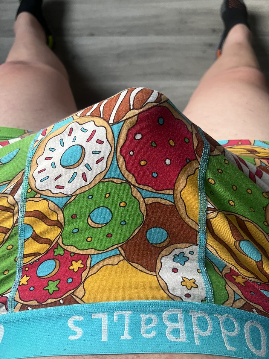 Straightboy006's tweet photo. Donuts anyone #sub #hung #big #bigcock #feet #hungry https://t.co/xktC5TOJG9
