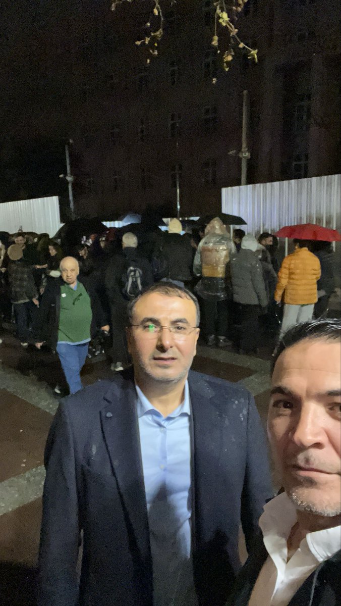 sanliurfa_chp's tweet photo. CHP Şanlıurfa Milletvekilimiz Sayın Mahmut Tanal’ın Adalet Bakanlığı önündeki adalet nöbetine, CHP Şanlıurfa il başkan yardımcılarımız Mustafa koyuncu ve Ethem Kaya eşlik ediyor.

@herkesicinCHP @eczozgurozel @karadagferhatt @MTanal @av_ethemkaya @mustafakync_chp https://t.co/EwS023wwv3