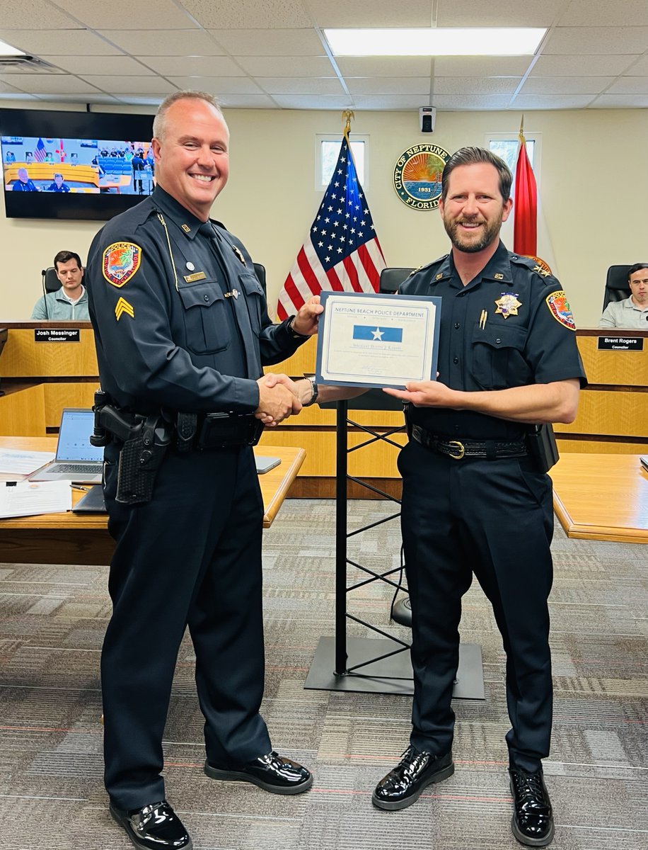 NeptBchPolice's tweet photo. 𝐎𝐟𝐟𝐢𝐜𝐞𝐫 𝐨𝐟 𝐭𝐡𝐞 𝐘𝐞𝐚𝐫 𝐀𝐰𝐚𝐫𝐝𝐞𝐝 𝐭𝐨 𝐏𝐨𝐥𝐢𝐜𝐞 𝐒𝐞𝐫𝐠𝐞𝐚𝐧𝐭 𝐃𝐮𝐬𝐭𝐢𝐧 𝐊𝐚𝐦𝐩𝐩𝐢

Please join us in congratulating Sgt. Dustin Kamppi for being awarded the 2024 Officer of the Year Award for the #NBPD. 

More here: https://t.co/qFq7eqWrrX https://t.co/WxWiEJXy0y