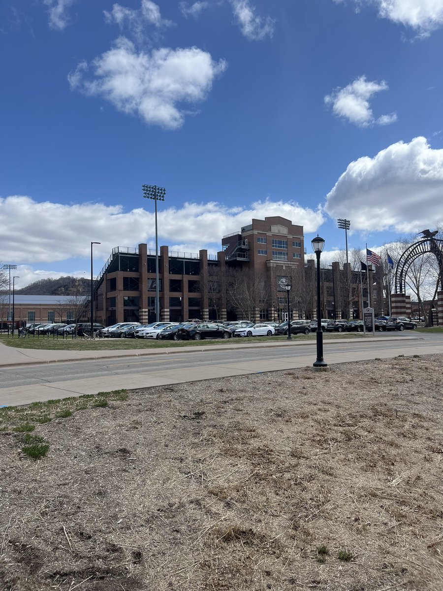IsaacFredin11's tweet photo. Had a great visit yesterday thank you @TYaeggi_UWL for having me! Can’t wait to get back on campus! @UWLEagleFB #CLAWCREW https://t.co/pUbqtO3N6r