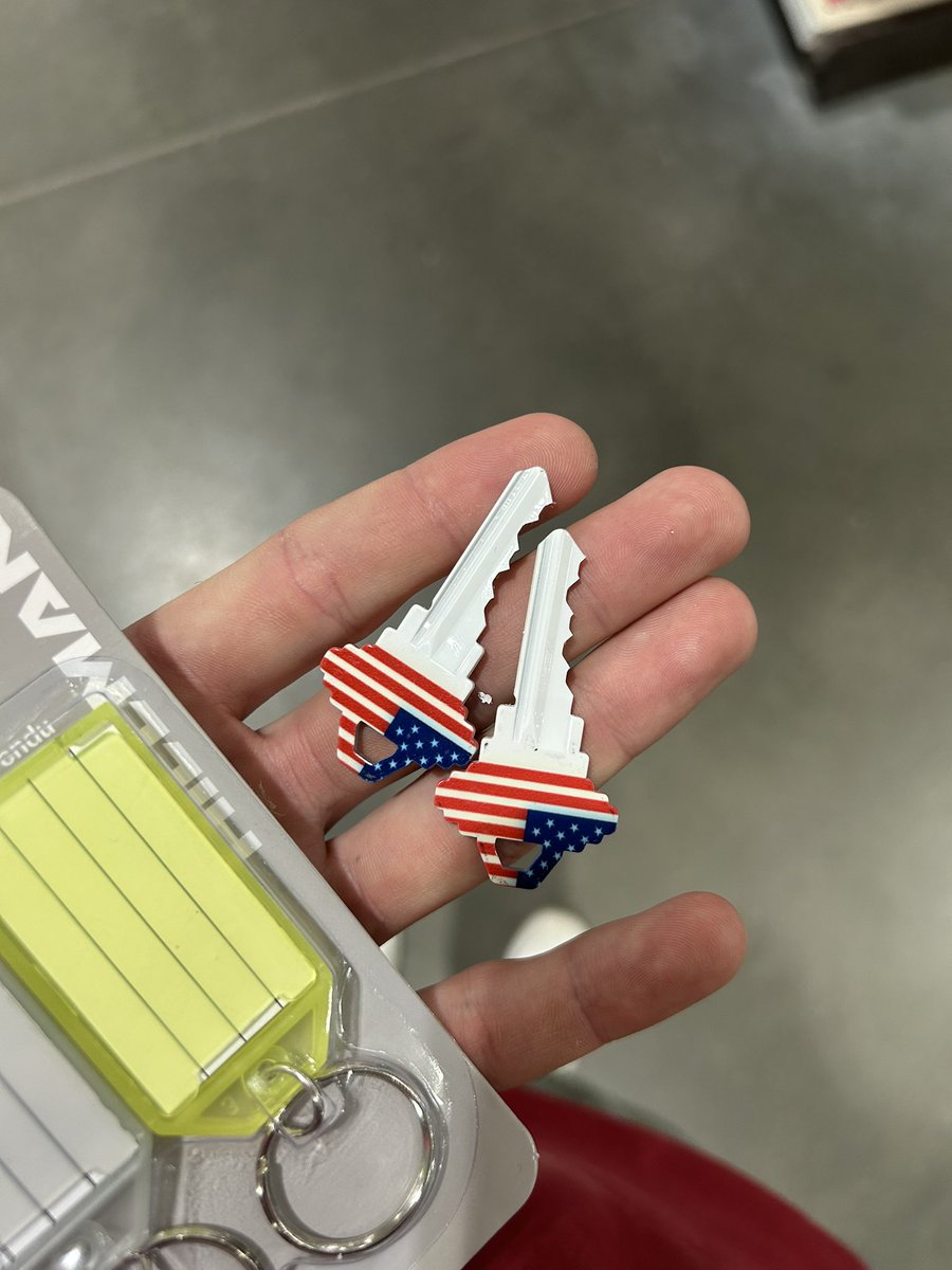 stones178463's tweet photo. Got keys made, you betcha I paid $4 more for the ones with the flag on it #EasyUpsell https://t.co/ACHxxnT7n9